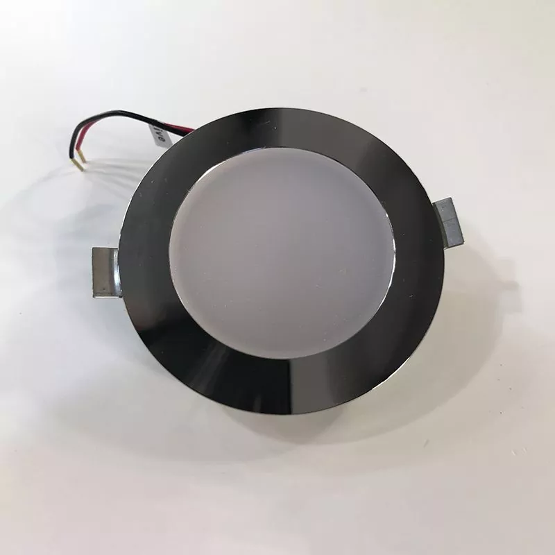 Lumină încasabilă cu LED pentru rulotă